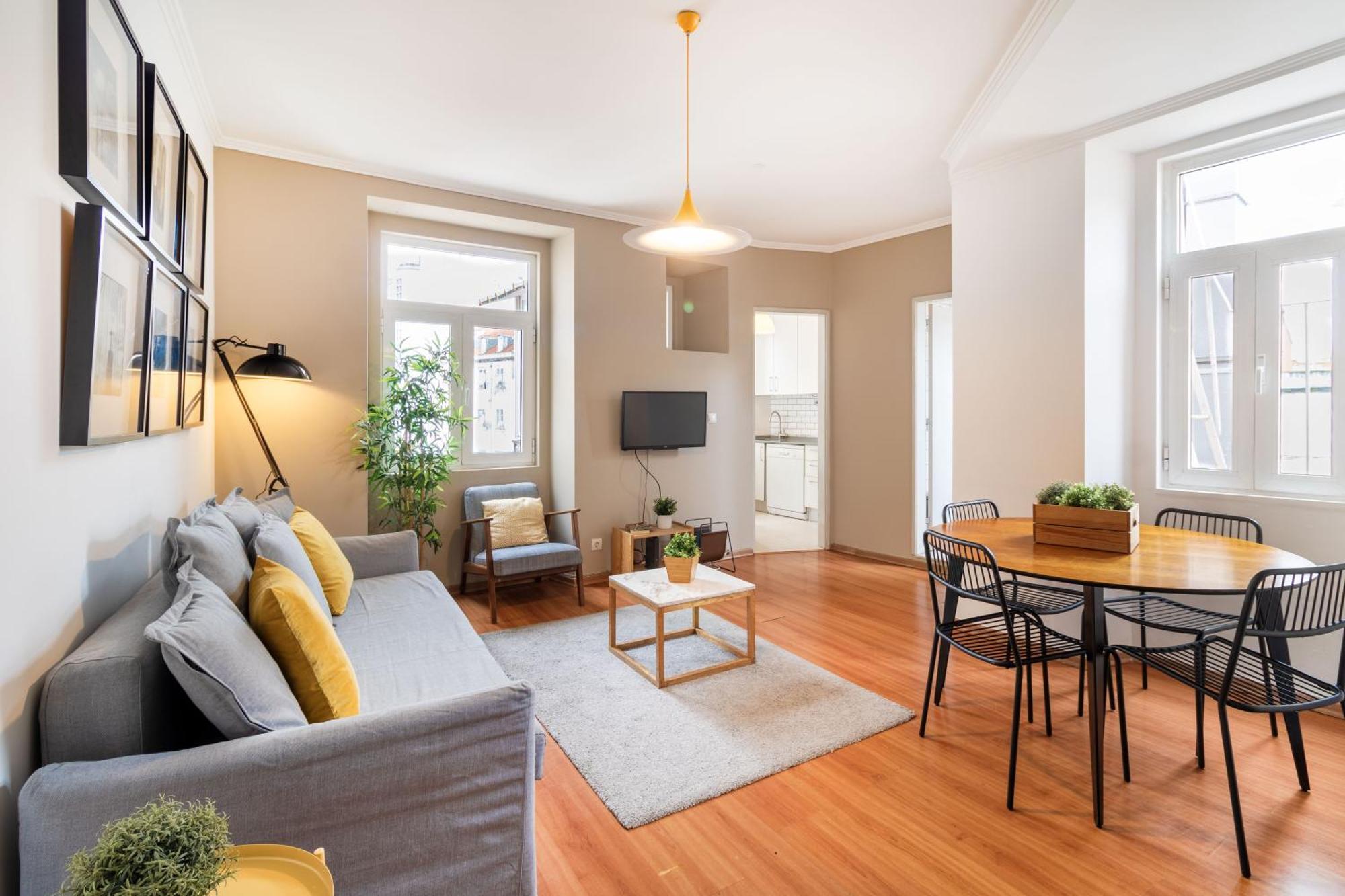 3-Bedroom Apartment – 5th Floor