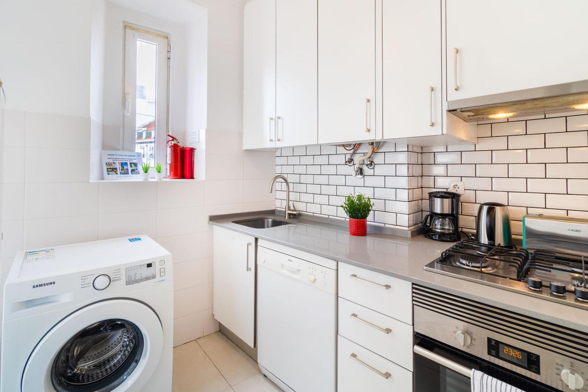 3-Bedroom Apartment – 5th Floor